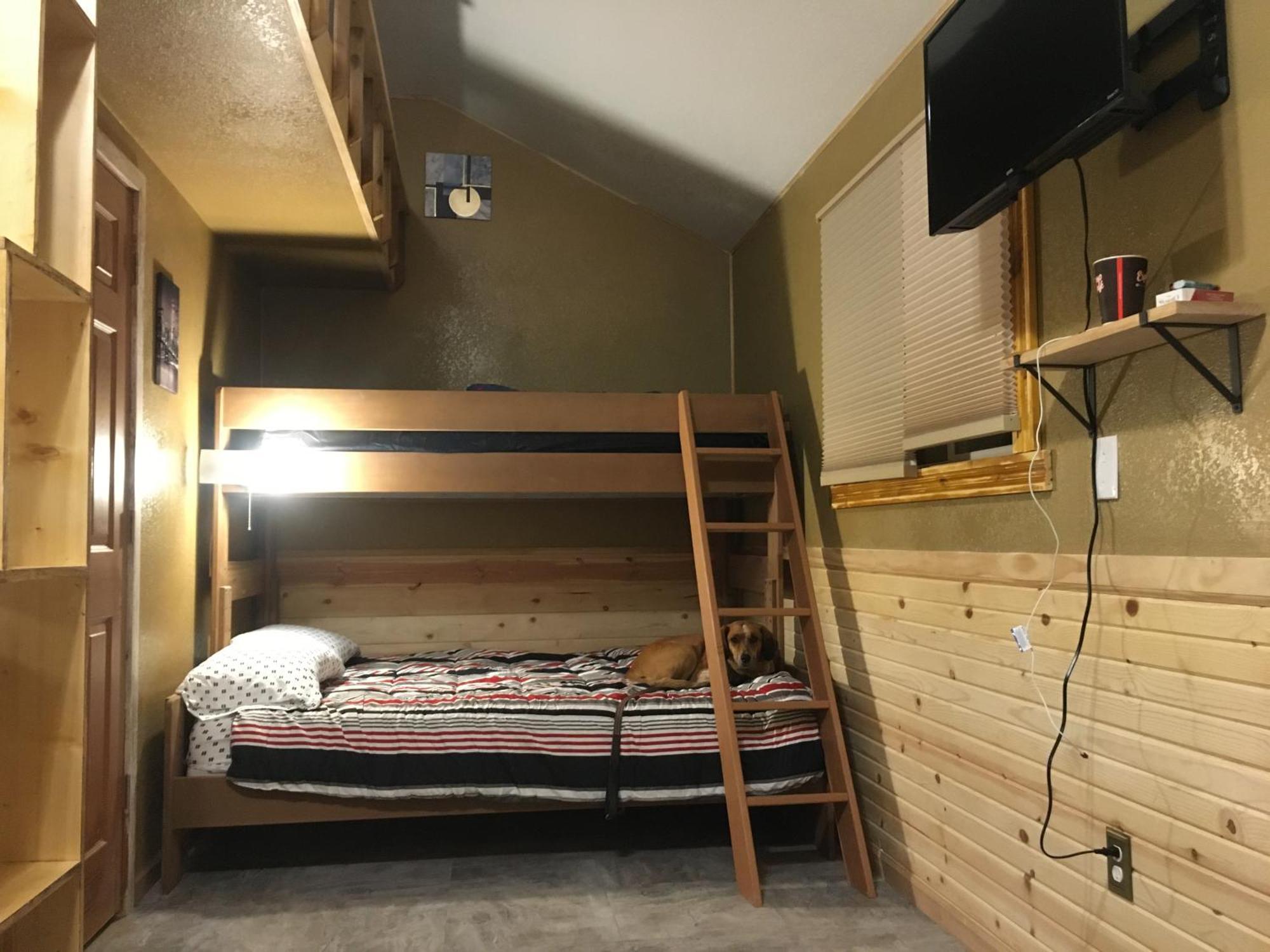 New Cabin 1 Car Rental Available Custer Esterno foto