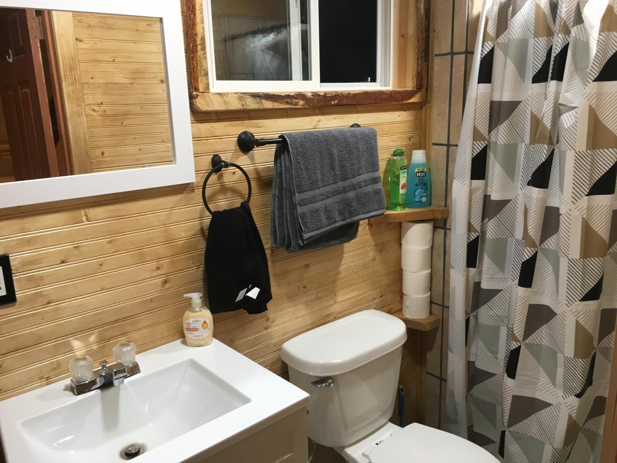 New Cabin 1 Car Rental Available Custer Esterno foto